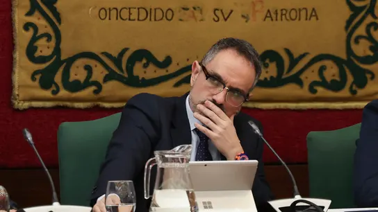El alcalde de Móstoles, Manuel Bautista, durante un pleno extraordinario del Ayuntamiento. El alcalde de Móstoles, Manuel Bautista, durante un pleno extraordinario del Ayuntamiento.