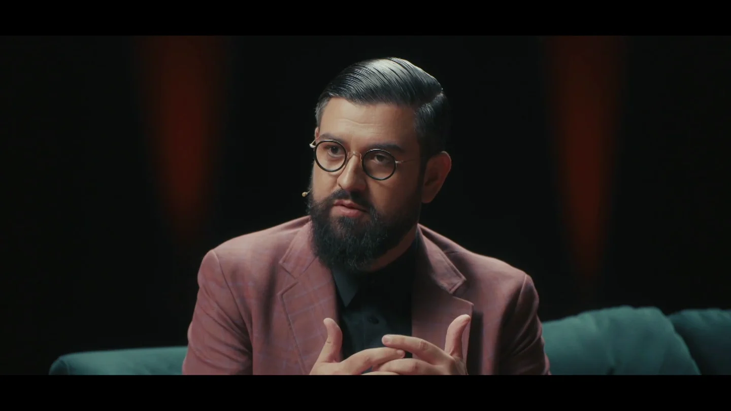 Manu Sánchez, sobre por qué no ha triunfado fuera de Andalucía: "Al traducir cosas de andaluz a nacional se hace pasar de culto a vulgar" Manu Sánchez, sobre por qué no ha triunfado fuera de Andalucía: "Al traducir cosas de andaluz a nacional se hace pasar de culto a vulgar"