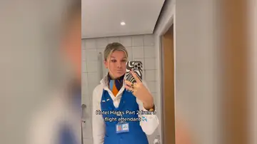 Esther Sturrus, azafata de la aerolínea KLM Esther Sturrus, azafata de la aerolínea KLM