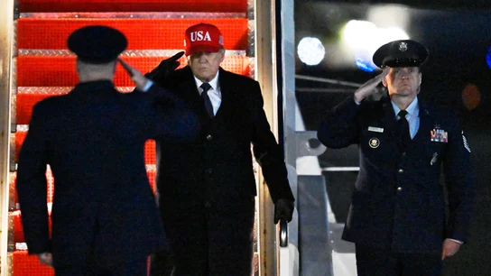 Donald Trump bajando del Air Force One Donald Trump bajando del Air Force One