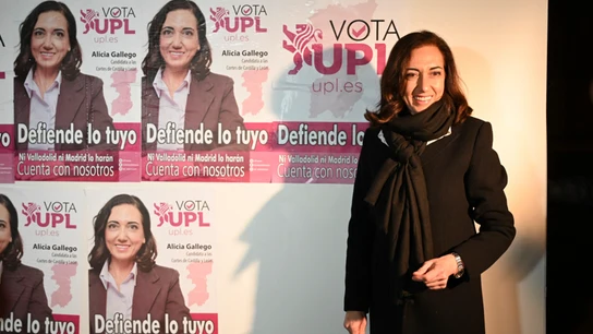 Alicia Gallego, candidata de Unión del Pueblo Leonés (UPL) a la Junta de Castilla y León, durante la pegada de carteles hoy viernes en León dando inicio a la campaña electoral. Alicia Gallego, candidata de Unión del Pueblo Leonés (UPL) a la Junta de Castilla y León, durante la pegada de carteles hoy viernes en León dando inicio a la campaña electoral.