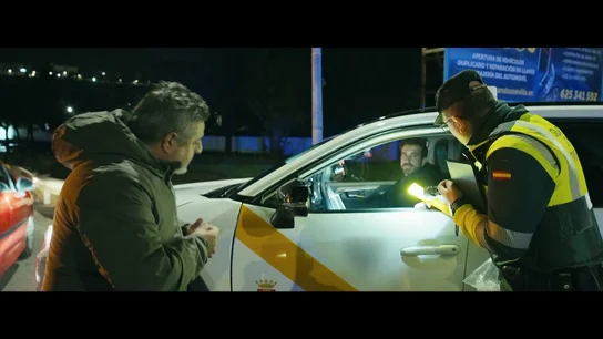 "Positivo en THC, sin carnet vigente y con la ITV caducada": así capta Apatrullando a un taxista 'multirriesgo' en un control de tráfico "Positivo en THC, sin carnet vigente y con la ITV caducada": así capta Apatrullando a un taxista 'multirriesgo' en un control de tráfico