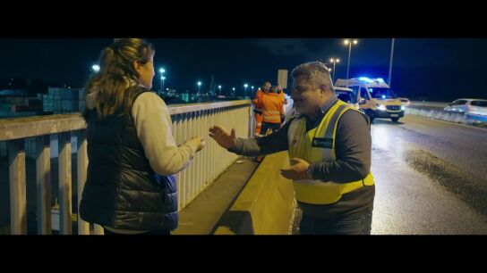 Una mujer se emociona tras el accidente de coche de su hijo: "Me ha llamado y me ha dicho, '&iexcl;no respira, ven corriendo, ay&uacute;dame!'"