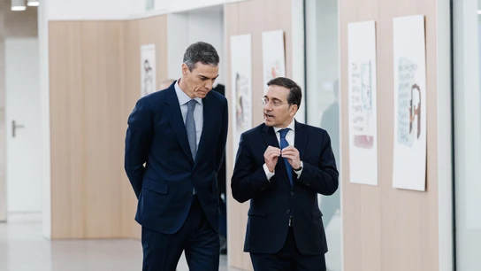 El presidente del Gobierno, Pedro Sánchez, y el ministro de Exteriores, José Manuel Albares, durante la Conferencia de Embajadores y Embajadoras de España El presidente del Gobierno, Pedro Sánchez, y el ministro de Exteriores, José Manuel Albares, durante la Conferencia de Embajadores y Embajadoras de España