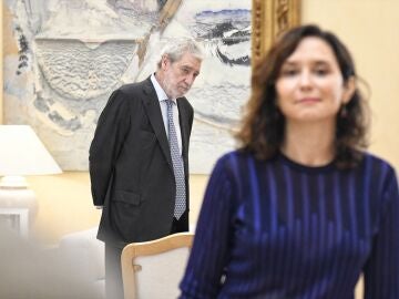 La presidenta de la Comunidad de Madrid, Isabel D&iacute;az Ayuso, y su jefe de gabinete, Miguel &Aacute;ngel Rodr&iacute;guez, 