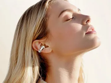 Así son los nuevos auriculares de TCL con cristales de Swarovski Así son los nuevos auriculares de TCL con cristales de Swarovski