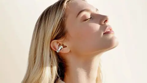 Así son los nuevos auriculares de TCL con cristales de Swarovski Así son los nuevos auriculares de TCL con cristales de Swarovski