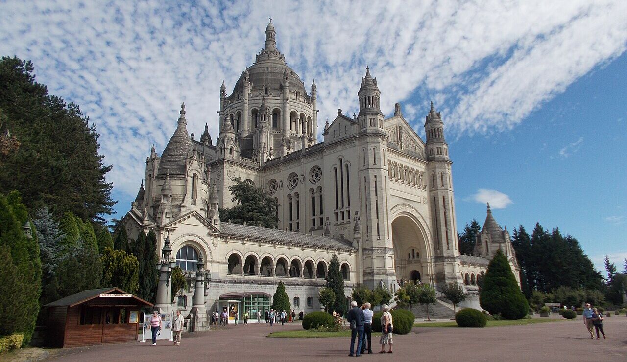 Bas&iacute;lica de Santa Teresa de Lisieux