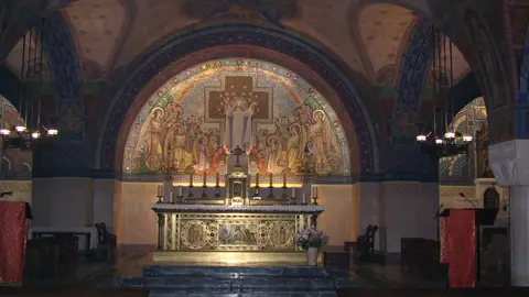 Cripta de la Basílica de Santa Teresa de Lisieux Cripta de la Basílica de Santa Teresa de Lisieux