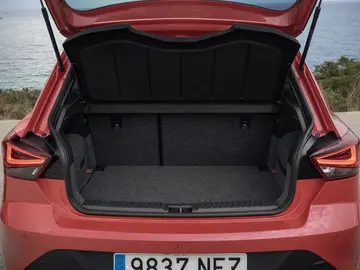 La batalla de los maleteros: el Seat Ibiza, el más vendido del 2026, contra sus rivales La batalla de los maleteros: el Seat Ibiza, el más vendido del 2026, contra sus rivales