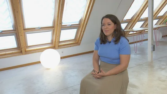 La periodista y escritora Mar Cabra durante una entrevista. La periodista y escritora Mar Cabra durante una entrevista.