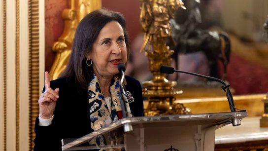 La ministra de Defensa, Margarita Robles, durante la entrega el Premio Extraordinario de Defensa al exministro y alto representante de la UE para Asuntos Exteriores, en el Cuartel General del Ejército de Tierra La ministra de Defensa, Margarita Robles, durante la entrega el Premio Extraordinario de Defensa al exministro y alto representante de la UE para Asuntos Exteriores, en el Cuartel General del Ejército de Tierra