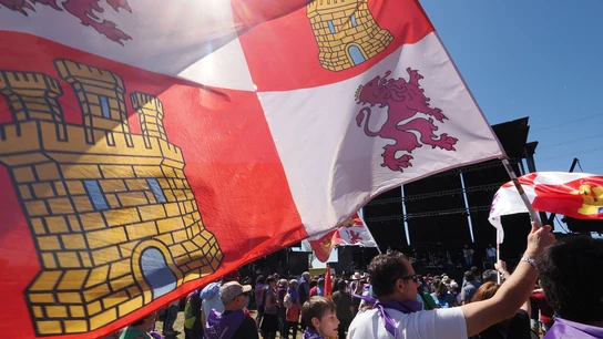 Bandera de Castilla y León en los actos conmemorativos de Villalar de los Comuneros en 2025. Bandera de Castilla y León en los actos conmemorativos de Villalar de los Comuneros en 2025.