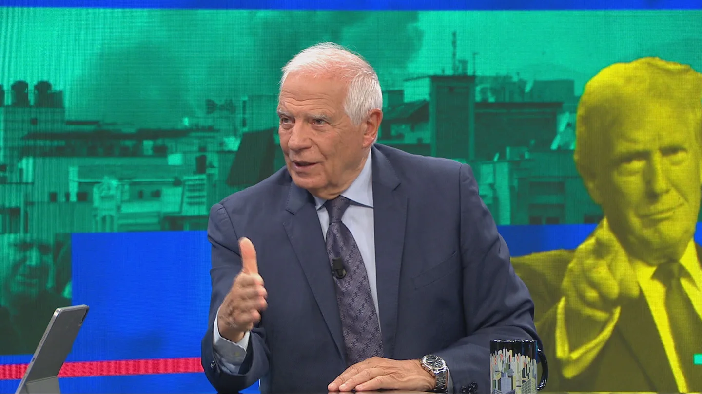 Josep Borrell asegura que "Trump querría tomar represalias contra España, pero no puede" y define sus amenazas como "bravatas de matón de barrio" Josep Borrell asegura que "Trump querría tomar represalias contra España, pero no puede" y define sus amenazas como "bravatas de matón de barrio"