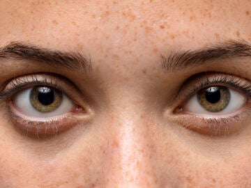 Mujer con ojos hazel