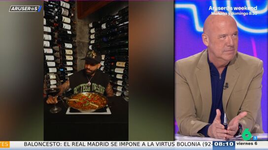 El v&iacute;deo de Arc&aacute;ngel anunciando su gira en Espa&ntilde;a que alucina a Alfonso Ar&uacute;s: "Est&aacute; comiendo paella con esp&aacute;rragos blancos"