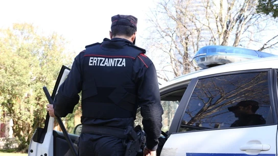 Imagen de archivo. Agente de la Ertzaintza Imagen de archivo. Agente de la Ertzaintza