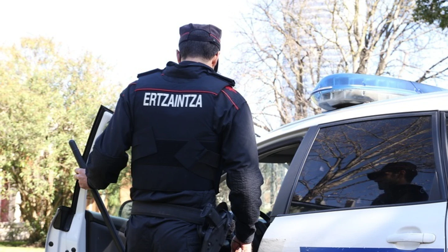 Imagen de archivo. Agente de la Ertzaintza Imagen de archivo. Agente de la Ertzaintza