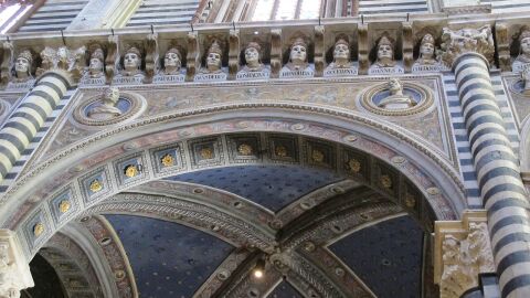 Detalle de la fachada de la Catedral de Siena