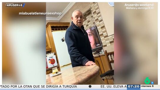 La tajante reacci&oacute;n de una mujer cuando su marido le pide perd&oacute;n: "Qu&iacute;tate, que estoy viendo mi novela"