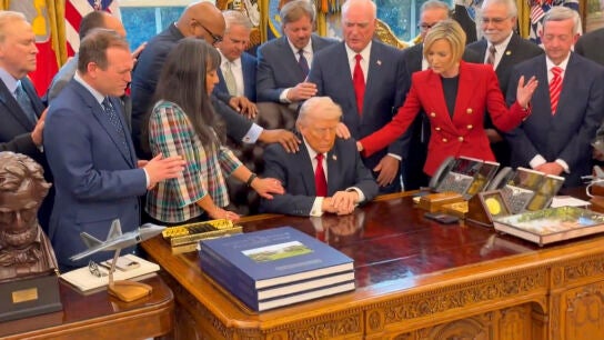 Trump, venerado como un santo