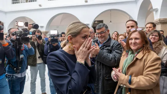 La presidenta extremeña en funciones, María Guardiola, afronta la segunda votación para poder seguir al frente del Ejecutivo. La presidenta extremeña en funciones, María Guardiola, afronta la segunda votación para poder seguir al frente del Ejecutivo.