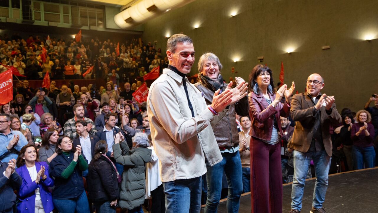 Sánchez lleva de campaña su "no a la guerra" y carga contra PP y Vox por apoyar a Trump: "Es fácil ser belicoso a cuenta de los demás"