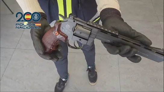 Imagen de un arma requisada por la Policía Nacional Imagen de un arma requisada por la Policía Nacional