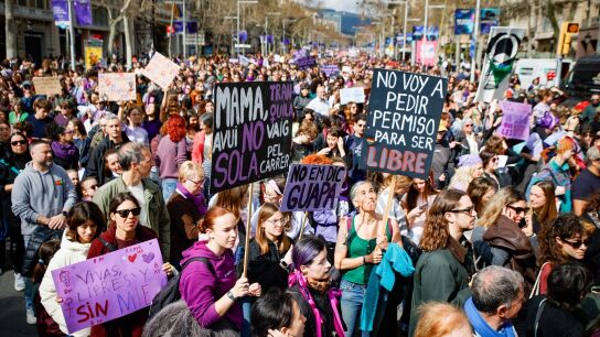 Imagen de la manifestaci&oacute;n por el 8M en Barcelona.