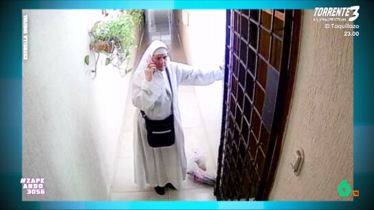 En el v&iacute;deo, grabado con una c&aacute;mara de seguridad, se puede ver a una religiosa accediendo a un edificio en Barranquilla. El arzobispo de la ciudad ha emitido un comunicado para aclarar qui&eacute;n es la persona que se ve en las im&aacute;genes. 