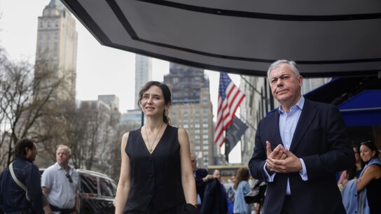 Isabel D&iacute;az Ayuso y el alcalde de Sevilla, Jos&eacute; Luis Sanz, en Nueva York