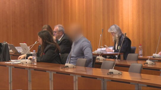 El acusado de matar y emparedar a su novia en Torremolinos se sienta en el banquillo por asesinar tambi&eacute;n a la madre de su hijo