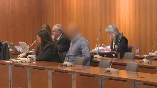 El acusado de matar y emparedar a su novia en Torremolinos se sienta en el banquillo por asesinar también a la madre de su hijo El acusado de matar y emparedar a su novia en Torremolinos se sienta en el banquillo por asesinar también a la madre de su hijo