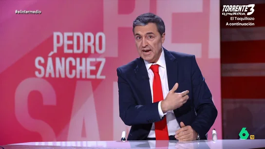'Pedro Sánchez' reivindica su valentía al enfrentarse a Trump: "Voy a parar la Tercera Guerra Mundial con mi chapa del 'no a la guerra'" Raúl Pérez se convierte en este vídeo en Pedro Sánchez y asegura que es muy fácil "cantar 'Yo soy español, español, español' cuando gana la selección, pero quién se atreve a lo mismo delante de un tipo naranja con más misiles que neuronas".