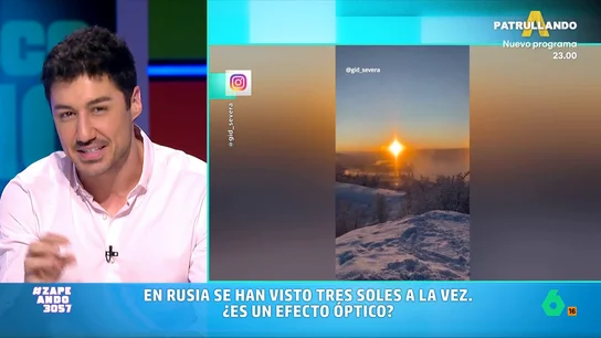 Francisco Cacho explica un misterioso fenómeno óptico que se ha visto en el cielo de Rusia En Rusia se han podido ver en el cielo tres soles. El meteorólogo de laSexta señala que este fenómeno se conoce como, entre otras cosas, 'sun dogs' y es, sencillamente, un fenómeno óptico atmosférico.