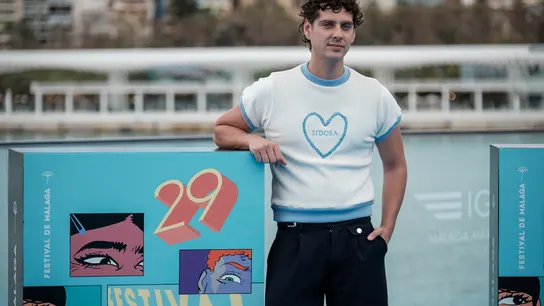 El actor y protagonista Eduardo Casanova posa para las cámaras durante el pase gráfico del documental 'Sidosa'. El actor y protagonista Eduardo Casanova posa para las cámaras durante el pase gráfico del documental 'Sidosa'.