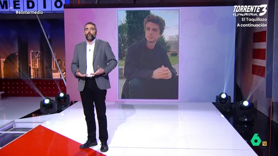 Dani Mateo desvela los secretos de Sonny Helios: de la "supraconciencia" a "que te dé el sol en los testículos" Dani Mateo analiza un nuevo 'gurú' de internet: Sonny Helios, un influencer que asegura que podemos autoinvocarnos para rejuvenecer cinco años o convertirnos en un "imán humano" solo con poner los testículos al sol.