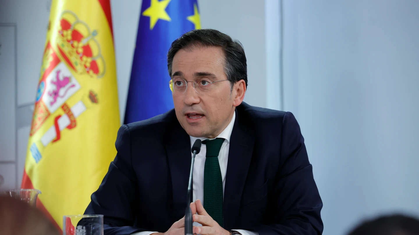 El ministro de Asuntos Exteriores, Unión Europea y Cooperación, José Manuel Albares, a su llegada a la rueda de prensa posterior a la reunión del Consejo de Ministros El ministro de Asuntos Exteriores, Unión Europea y Cooperación, José Manuel Albares, a su llegada a la rueda de prensa posterior a la reunión del Consejo de Ministros