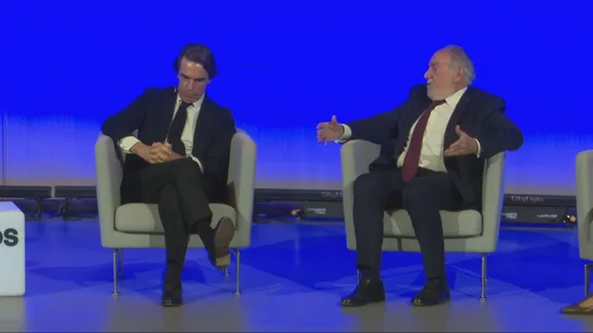 El expresidente del Gobierno José María Aznar durante la presentación del libro ‘Una verdad incómoda’, del exministro del Interior Jaime Mayor Oreja este miércoles en Madrid. El expresidente del Gobierno José María Aznar durante la presentación del libro ‘Una verdad incómoda’, del exministro del Interior Jaime Mayor Oreja este miércoles en Madrid.