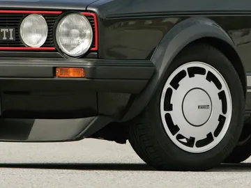 Los 50 años del Golf GTI: el día que Volkswagen lanzó una edición limitada para las masas Los 50 años del Golf GTI: el día que Volkswagen lanzó una edición limitada para las masas