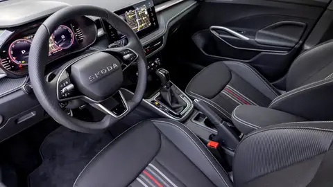 Es el Golf GTI de Skoda, un compacto basado en el Monte Carlo con un motor gasolina todavía más potente y un consumo contenido Es el Golf GTI de Skoda, un compacto basado en el Monte Carlo con un motor gasolina todavía más potente y un consumo contenido