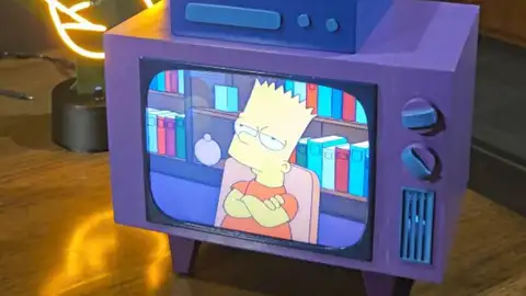 Crean el televisor de Los Simpsons funcional con una impresora 3D y una Raspberry Pi 4B 2G Crean el televisor de Los Simpsons funcional con una impresora 3D y una Raspberry Pi 4B 2G