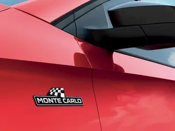 Es compacto y tiene gran maletero, pero también puede ser deportivo por poco más de 20.000 euros Es compacto y tiene gran maletero, pero también puede ser deportivo por poco más de 20.000 euros