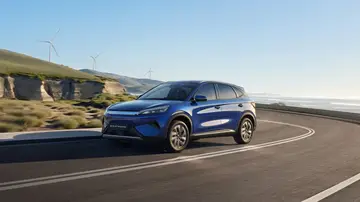 Con la gasolina por las nubes, este es el SUV chino lógico con el que cada kilómetro recorrido es ahorrar dinero Con la gasolina por las nubes, este es el SUV chino lógico con el que cada kilómetro recorrido es ahorrar dinero
