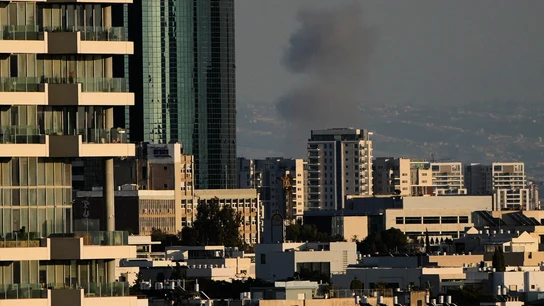Una columna de humo en el centro de Israel Una columna de humo en el centro de Israel