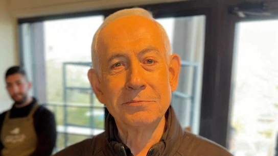 Netanyahu publica un vídeo para demostrar que está vivo tras las amenazas de muerte de Irán: "¿Quieres contar mis dedos?" Netanyahu publica un vídeo para demostrar que está vivo tras las amenazas de muerte de Irán: "¿Quieres contar mis dedos?"