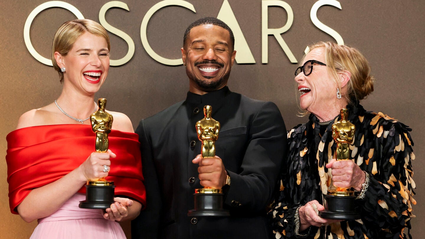 Jessie Buckley, ganadora del &Oacute;scar a la Mejor Actriz por 'Hamnet', Michael B. Jordan, ganador del &Oacute;scar al Mejor Actor por 'Sinners', y Amy Madigan, ganadora del &Oacute;scar a la Mejor Actriz de Reparto por 'Weapons'