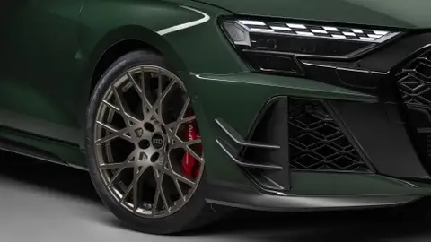 Audi celebra los 50 años de su motor más legendario con una edición limitada del RS3 Audi celebra los 50 años de su motor más legendario con una edición limitada del RS3