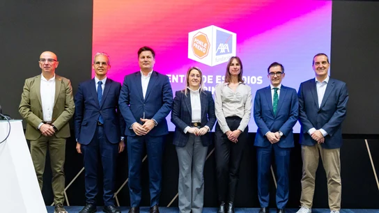 De izquierda a derecha, Javier Olave, Luis Martínez-Sicluna, Josep Alfonso, Patricia Pérez, Ana Montalbán, Álvaro Gómez e Iñaki Lerga De izquierda a derecha, Javier Olave, Luis Martínez-Sicluna, Josep Alfonso, Patricia Pérez, Ana Montalbán, Álvaro Gómez e Iñaki Lerga