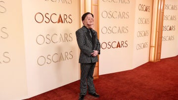 El actor Adam Pearson en los Premios &Oacute;scar 2026
